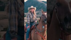 Horse Keeps Interrupting Introduction  #Horse #FarmLife #CountryMusic