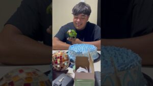 Parrot Hops Onto Cake During Celebrations #Parrot #Funny #Bird