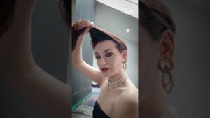 Woman Finds Scorpion Under Her Wig! 🦂